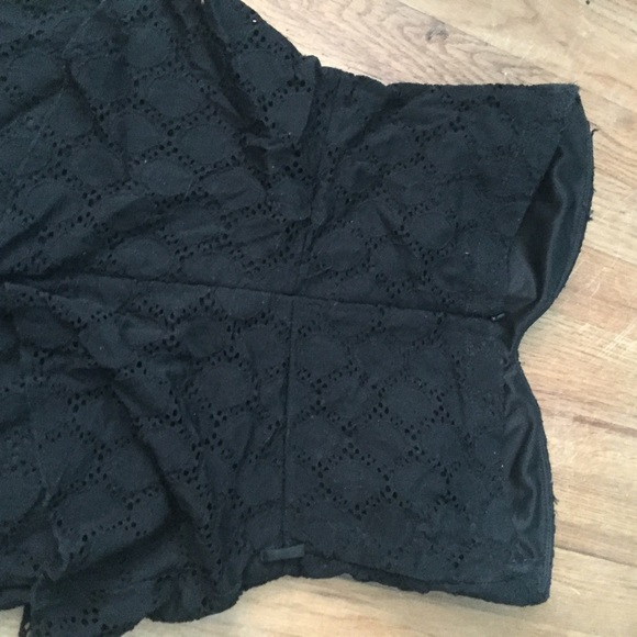 Strapless black lace peplum dress - Picture 3 of 3