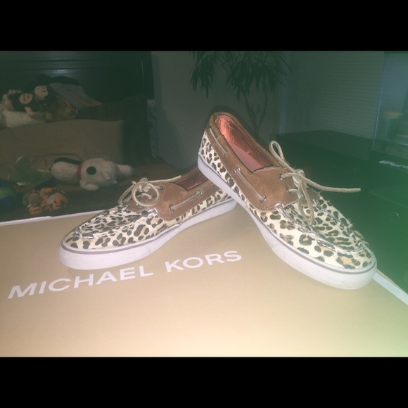 Woman's size 9.5 leopard print Sperry's.