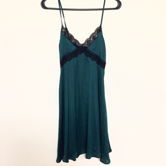 NWOT Romantic Emerald Lace Dress