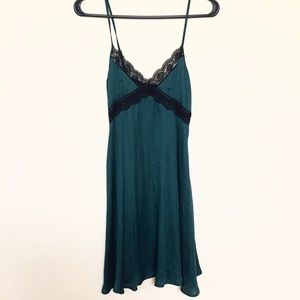 NWOT Romantic Emerald Lace Dress