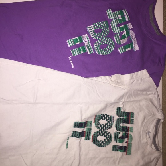 2 Nike shirts - Picture 2 of 3