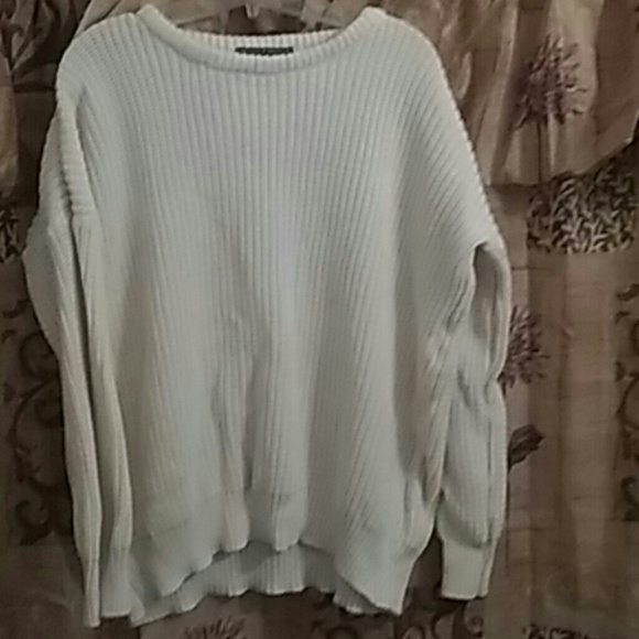 Brandy Melville cropped sweater