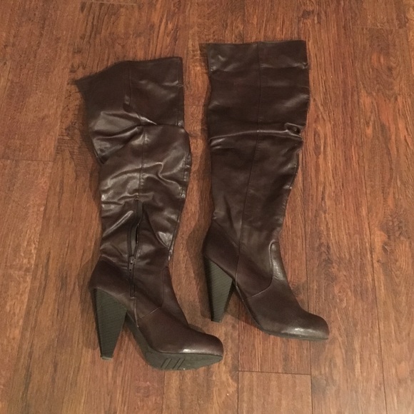 Heeled boots
