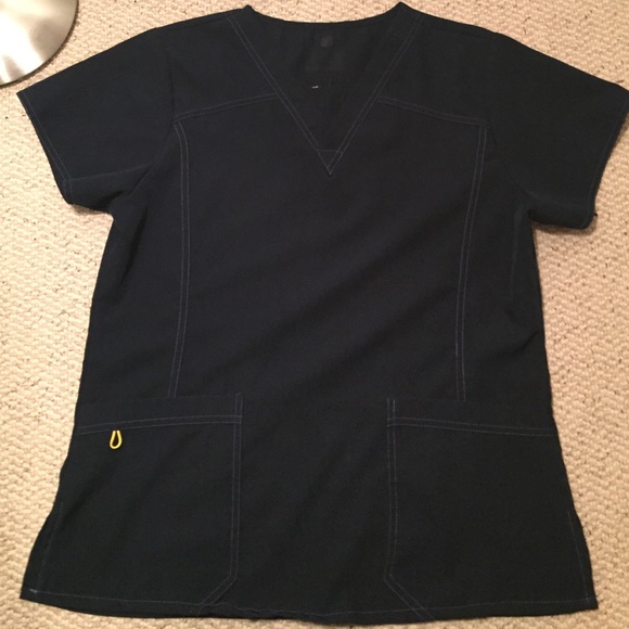 Wonder wink scrub top