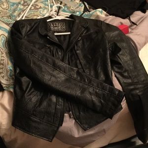 Buckle: leather jacket