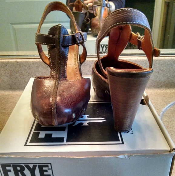 Frye Reese T Strap Mules Size 7.5