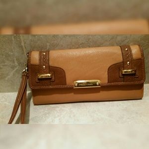 Franco Sarto wristlet