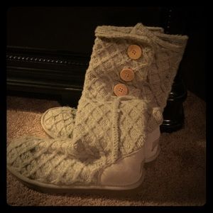UGG boots size 9 slightly wore