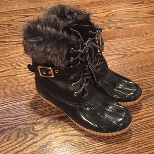 Duck Boots by Natures Breeze 7.5