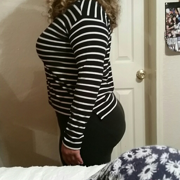 ⓂJ.Jill Long Sleeved Striped Shirt - Picture 2 of 2