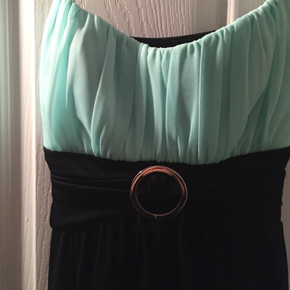 Dress - Picture 3 of 4