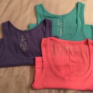 Gap Ribbed Essential Tanks