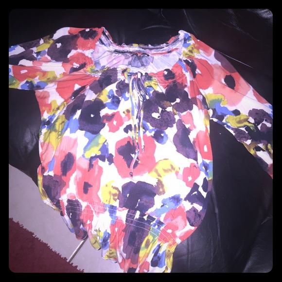 Women's blouse flowers