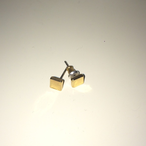 gold square earrings