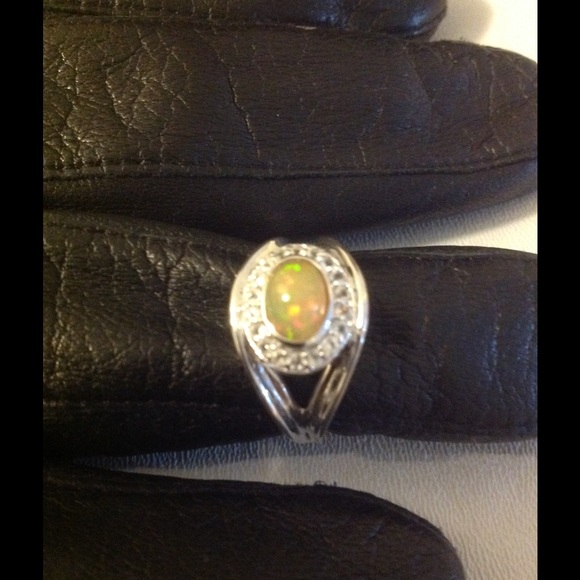 Gem Insider Ethiopian Opal & Sterling Silver Ring - Picture 1 of 3