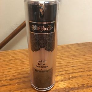 Kat Von D Foundation Light 42 L42