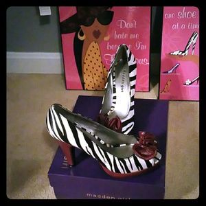 Steve Madden Girl Pumps