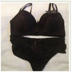 Brand new with tags YMI intimates bra set