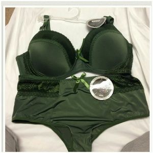 Brand new with tags 46c bra set