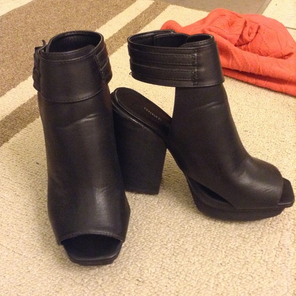 Booties - Picture 3 of 4