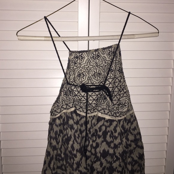 Patterned High Neck Top - Picture 2 of 3