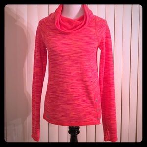 Long sleeve wide turtle neck.