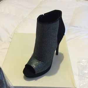 NWT Rachael Roy booties