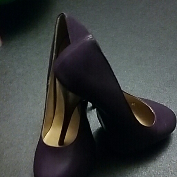 SOLD!!New dark purple pleather platforms - Picture 2 of 4