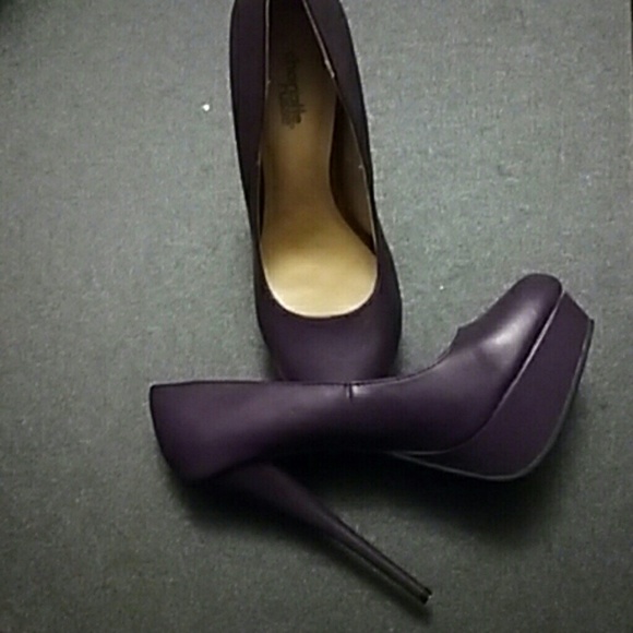 SOLD!!New dark purple pleather platforms - Picture 3 of 4