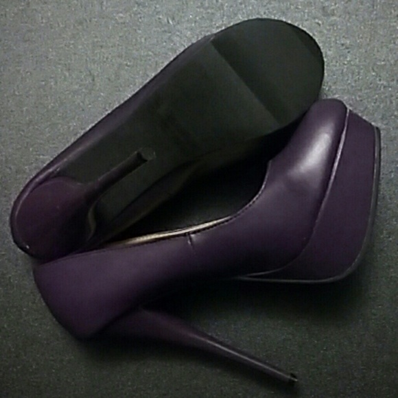 SOLD!!New dark purple pleather platforms - Picture 4 of 4
