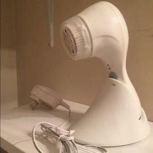 Clarisonic pro Facial Brush