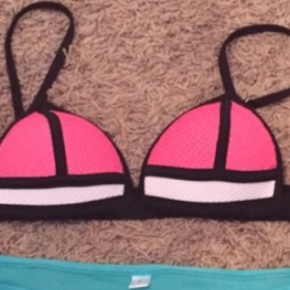 Triangl dupe top