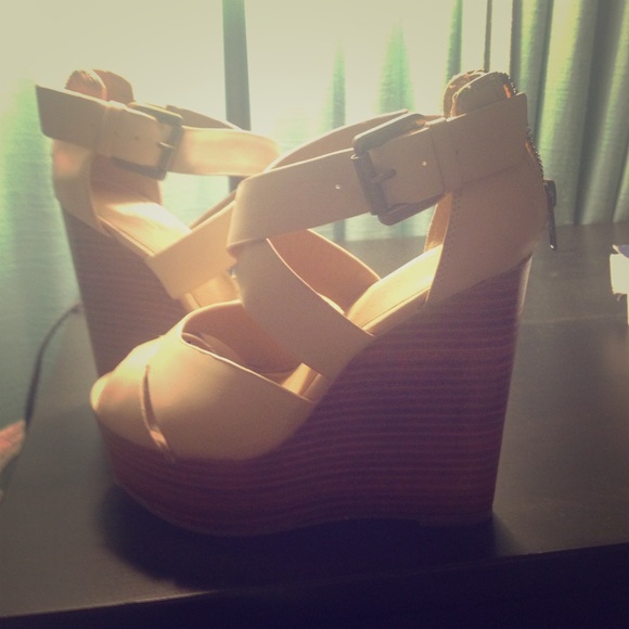 ALDO worn once blush wedges