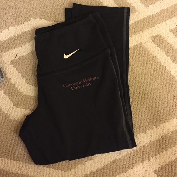 Nike dry fit capris