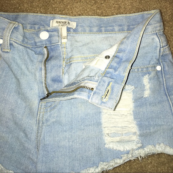 High rise light wash shorts(can lower price)