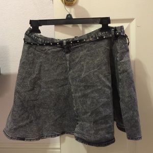 Gray acid washed skater skirt, comes with belt
