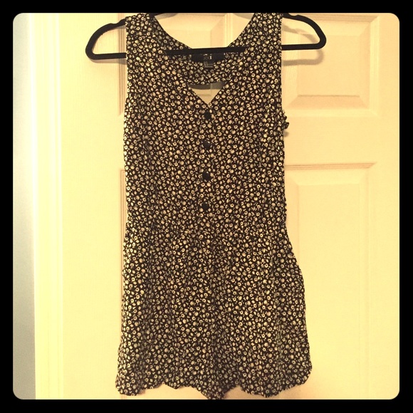 Black/white flower romper