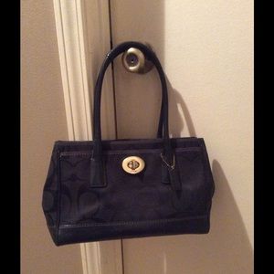 Hampton Signature Medium Madeline Tote