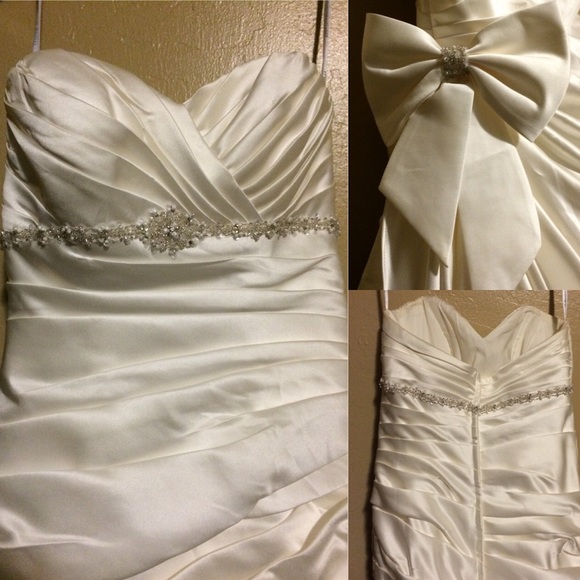 Mermaid Wedding Dress with Bow Detail - Picture 3 of 4