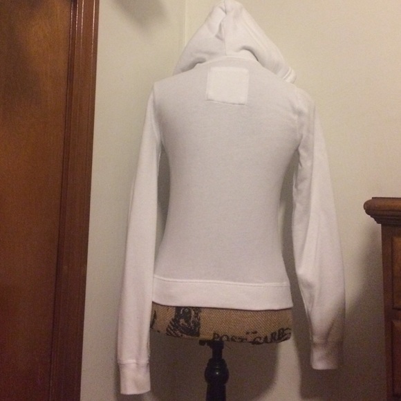 🎀Sold in bundle🎀White Hollister Hoodie - Picture 3 of 3
