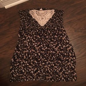 Flowery strapless blouse
