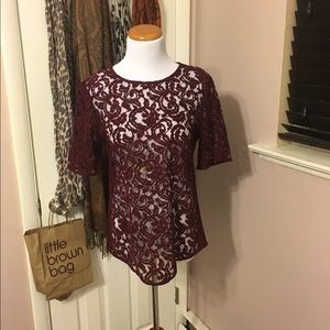 Lace top in burgundy