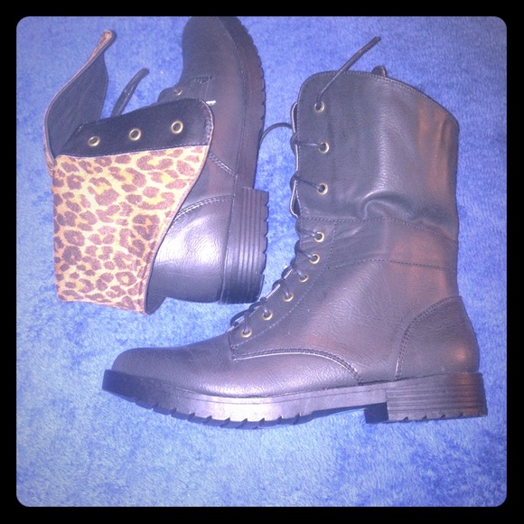 Shoe Dazzle Shoes - NWOT Black Combat Boots