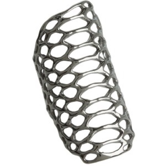 Elizabeth and James serpentine ring size 5