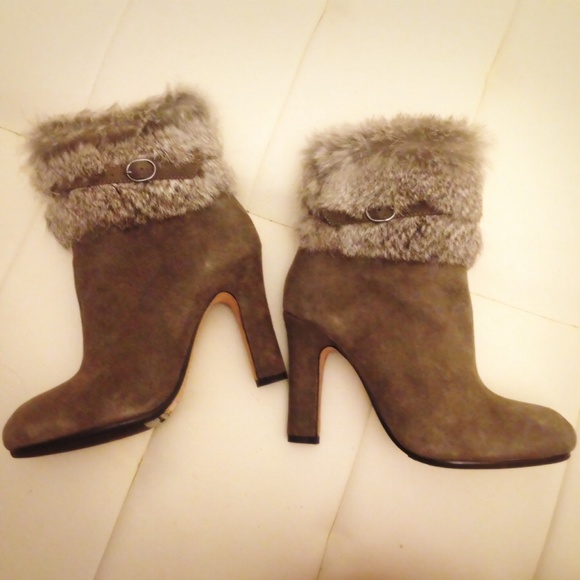 🎉HP🎉Dolce Vita Suede bootie with rabbit fur