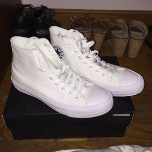 HI TOP CONVERSE CHUCK TAYLOR ALL STAR II