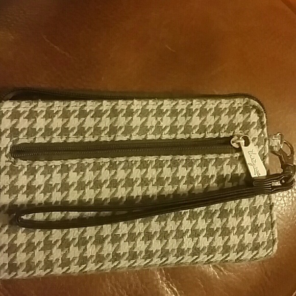 thirty one Handbags - ❌ LAST CHANCE ❌ IN PLAID!!!! THIRTY ONE WRISTLET
