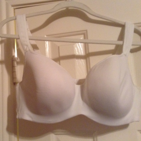 Never worn but no tags 42C white bra