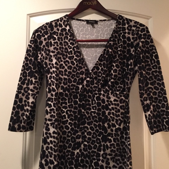 Figure hugging Leopard Print Mini Dress - Picture 3 of 4