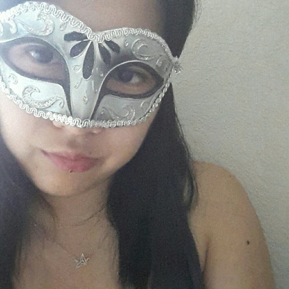 Masquerade Mask - Picture 4 of 4